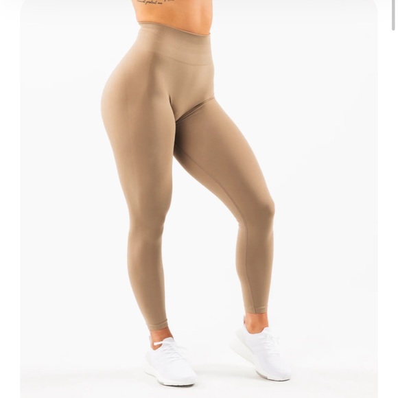 Perfect condition alphalete amplify leggings color chai - Picture 2 of 5